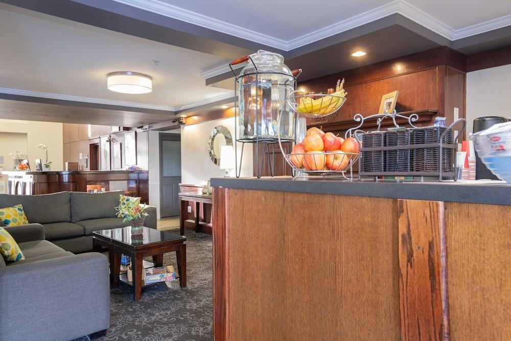 Sandman Hotel Red Deer Buitenkant foto