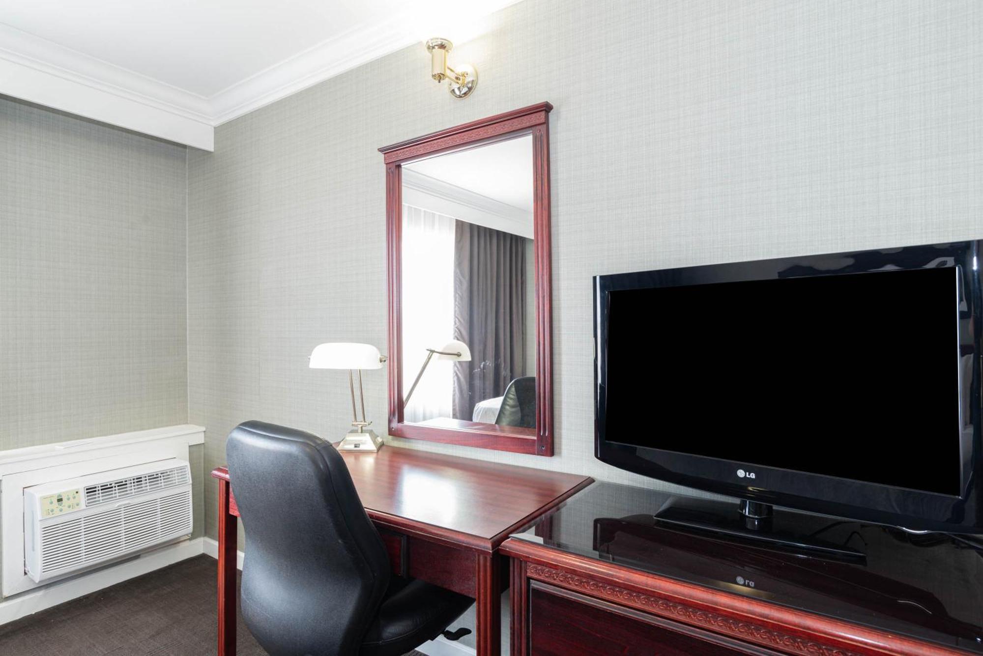 Sandman Hotel Red Deer Buitenkant foto